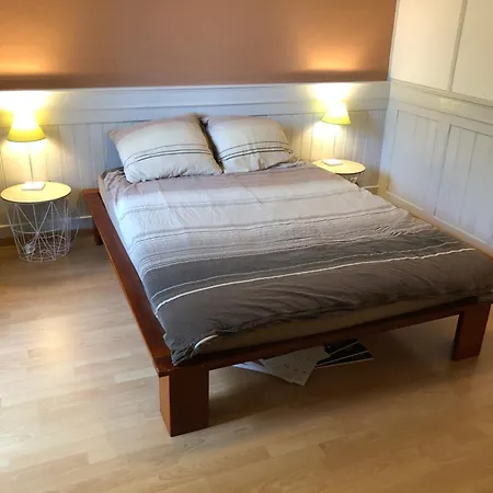 Le Houx Homestay *