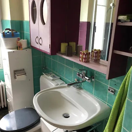 Homestay Le Houx *